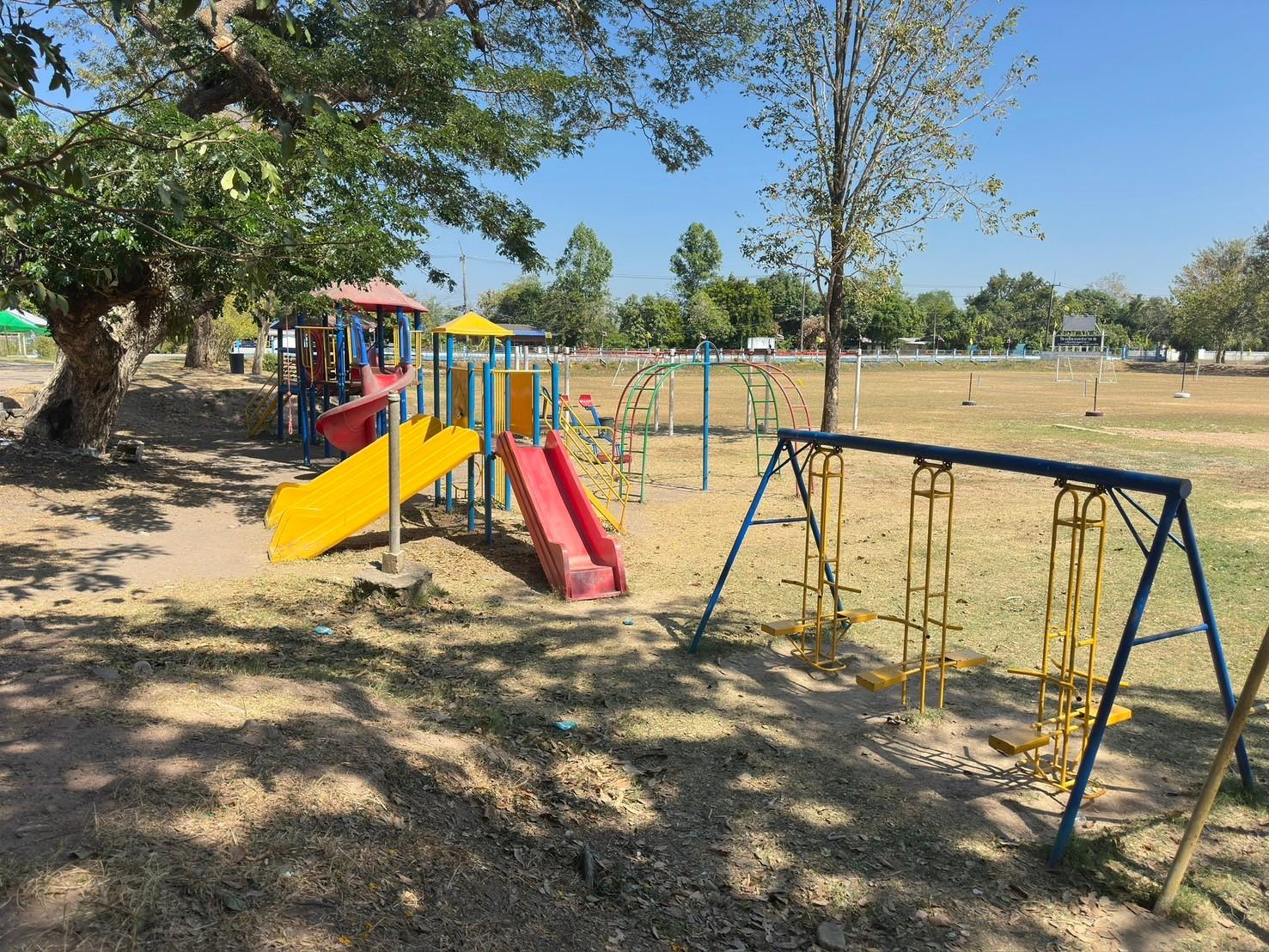 สนามเด็กเล่น