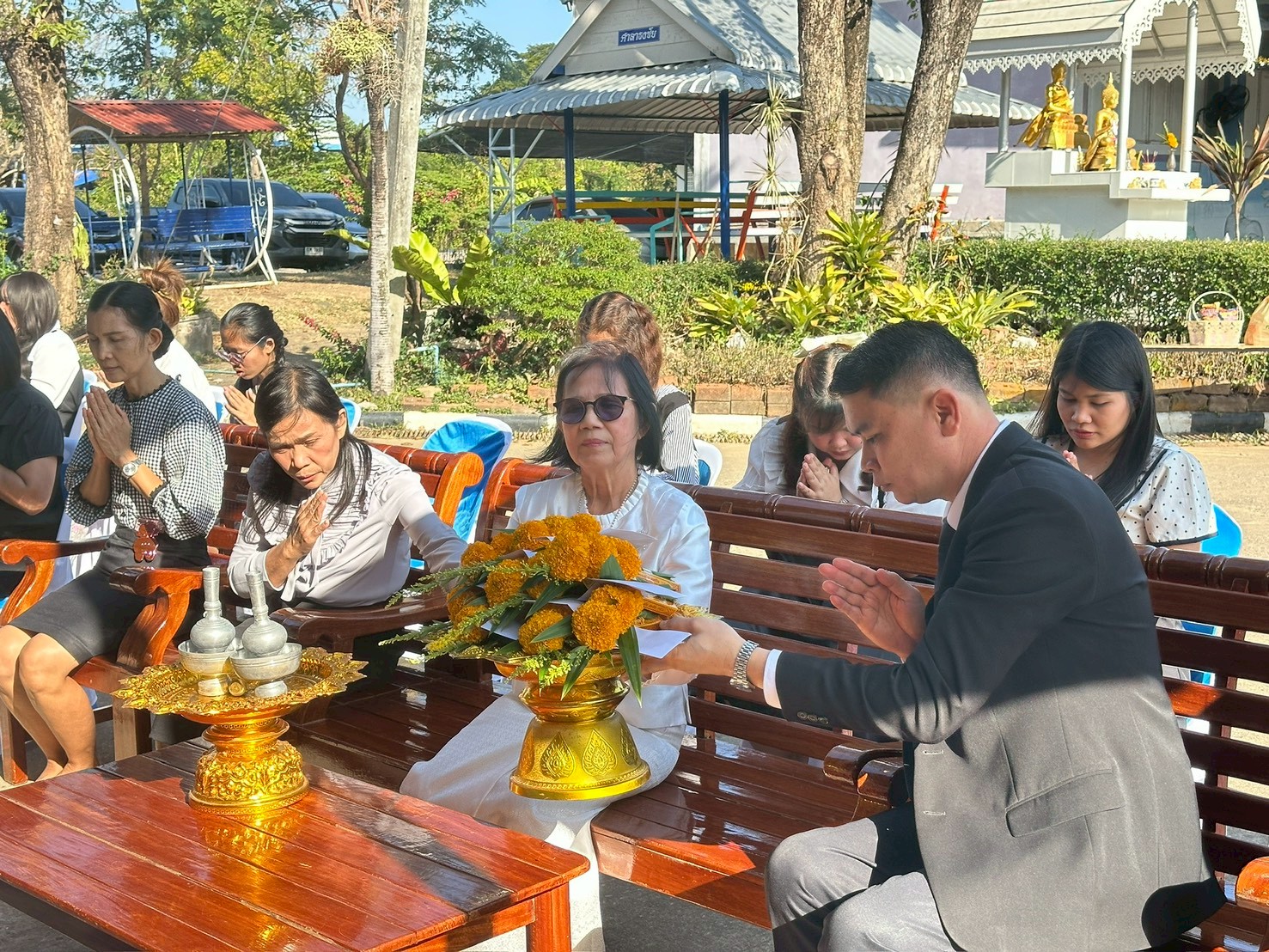 กิจกรรมทำบุญตักบาตร เนื่องในโอกาสวันเริ่มต้นเข้าสู่ปีใหม่ ปีพุทธศักราช ๒๕๖๙ - Image 11