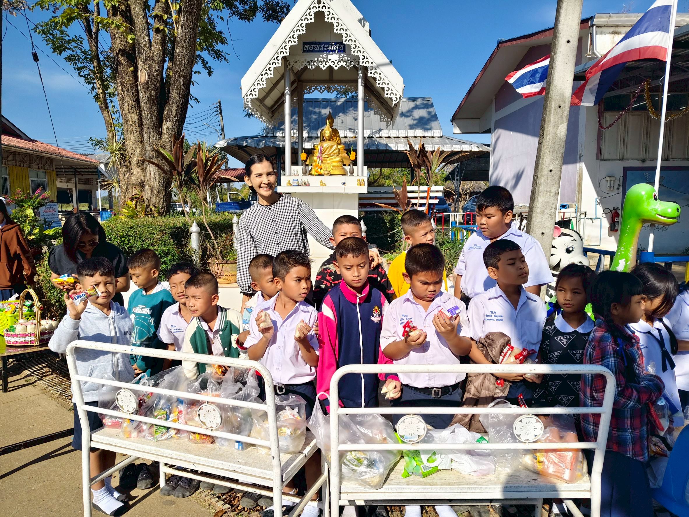 กิจกรรมทำบุญตักบาตร เนื่องในโอกาสวันเริ่มต้นเข้าสู่ปีใหม่ ปีพุทธศักราช ๒๕๖๙ - Image 21