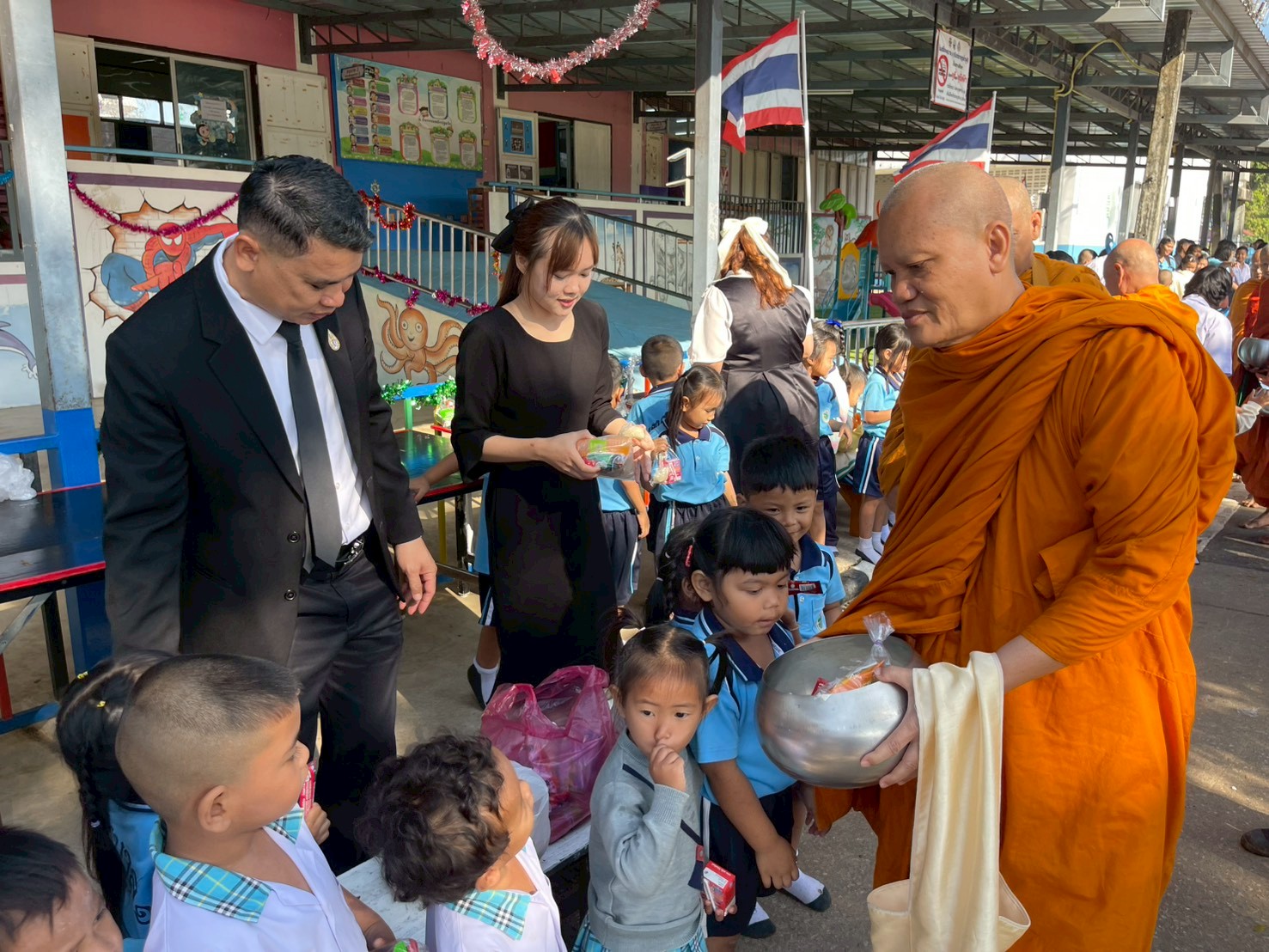 กิจกรรมทำบุญตักบาตร เนื่องในโอกาสวันเริ่มต้นเข้าสู่ปีใหม่ ปีพุทธศักราช ๒๕๖๙ - Image 27