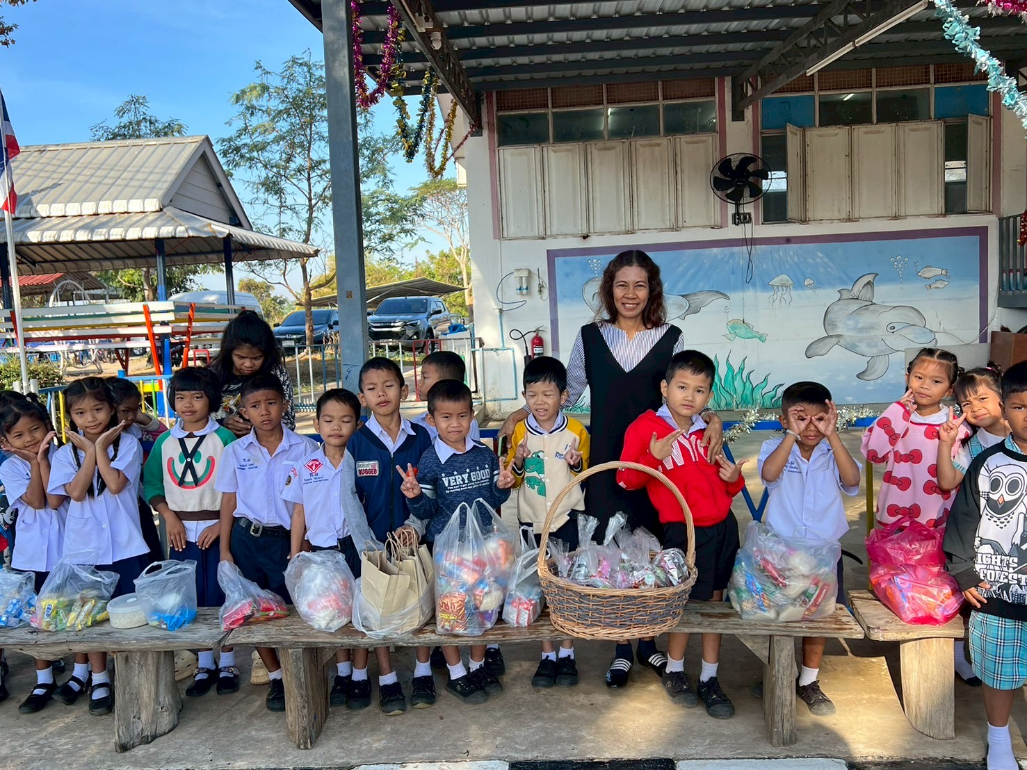 กิจกรรมทำบุญตักบาตร เนื่องในโอกาสวันเริ่มต้นเข้าสู่ปีใหม่ ปีพุทธศักราช ๒๕๖๙ - Image 59