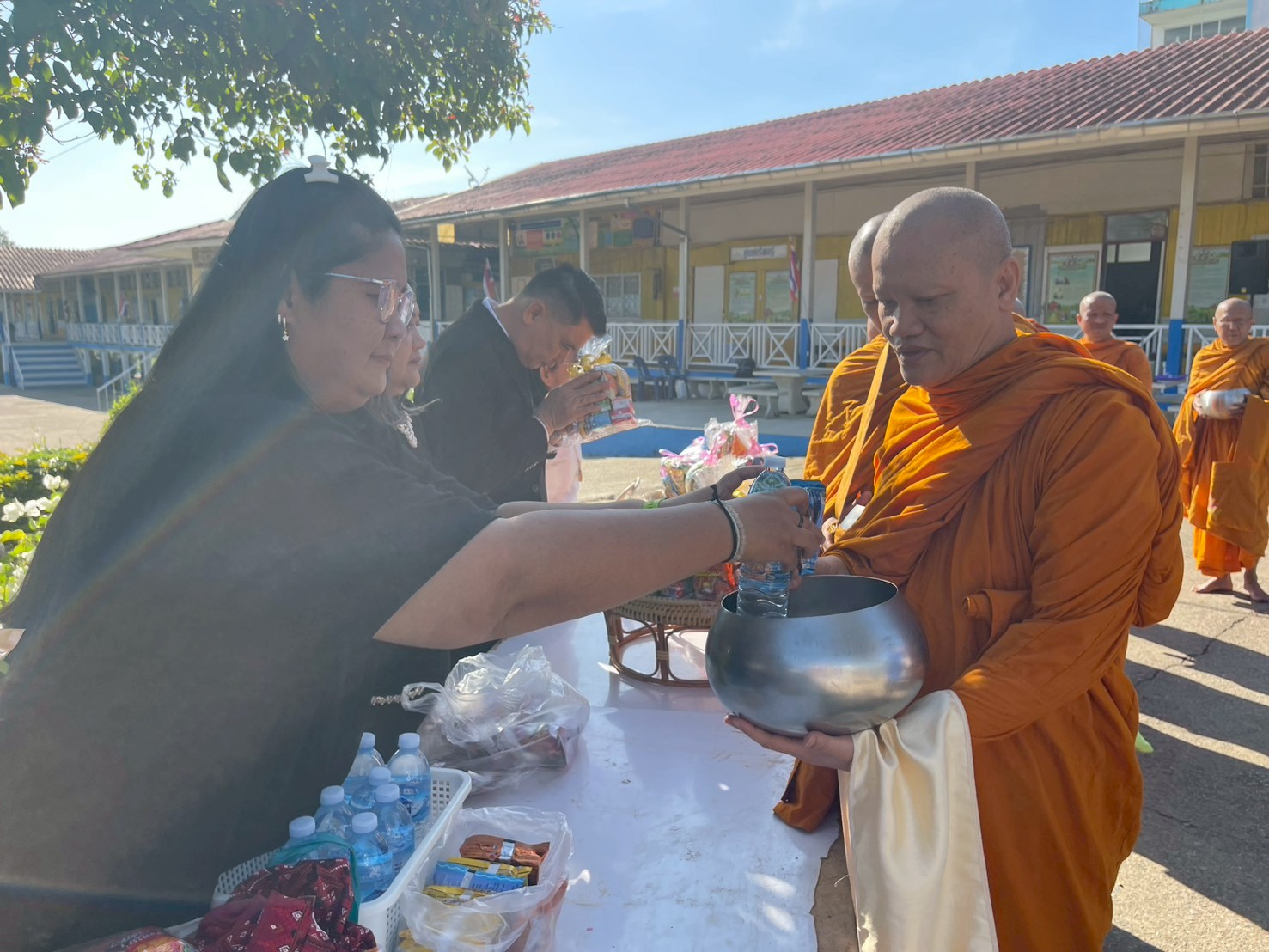 กิจกรรมทำบุญตักบาตร เนื่องในโอกาสวันเริ่มต้นเข้าสู่ปีใหม่ ปีพุทธศักราช ๒๕๖๙ - Image 63