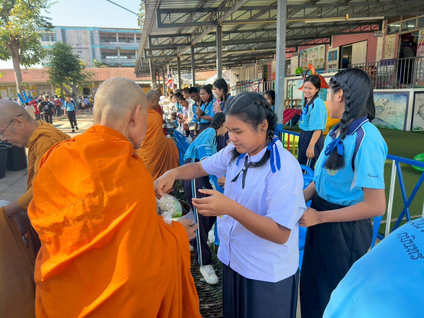 กิจกรรมทำบุญตักบาตร เนื่องในโอกาสวันเริ่มต้นเข้าสู่ปีใหม่ ปีพุทธศักราช ๒๕๖๙ - Image 76